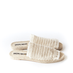 Alpargata tipo sandalia de crochet y suela de yute.